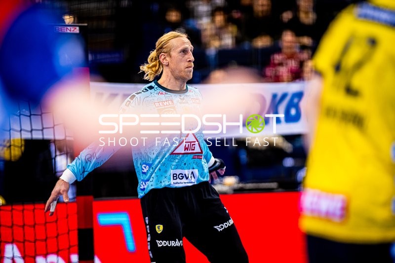 Torhüter Mikael Appelgren in Aktion während eines Spiels.