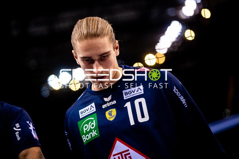 Spieler bereitet sich auf das Spiel vor