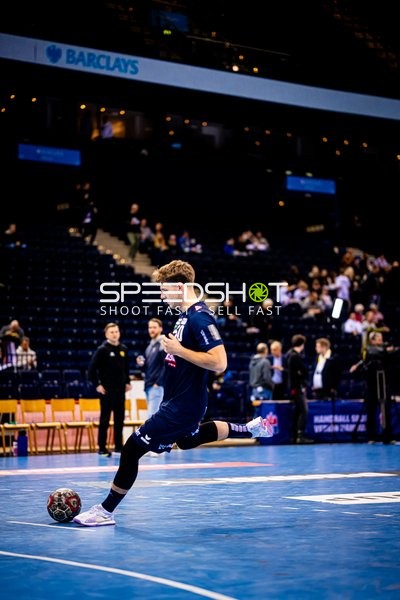 Lion Zacharias bereitet sich auf einen Wurf vor.