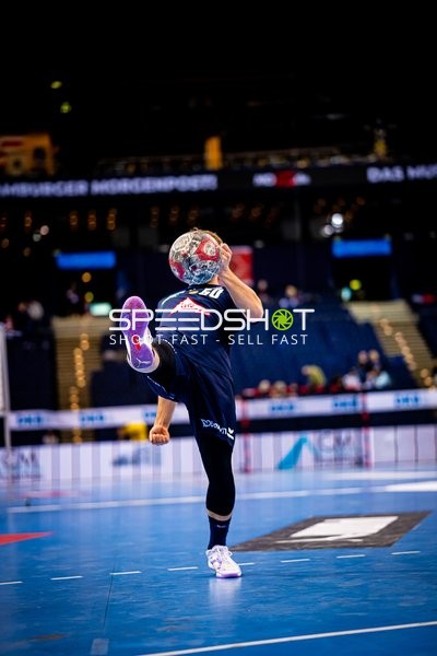 Lion Zacharias beim Sprungwurf