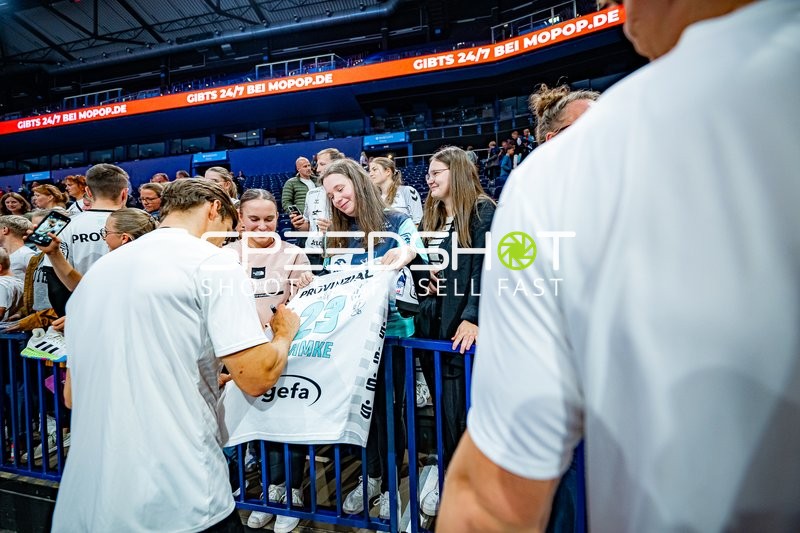 Handball I Herren I Saison 2024-2025 I DHB Pokal I 3. Runde I Handball Sport Verein Hamburg - THW Kiel I 03.10.2024