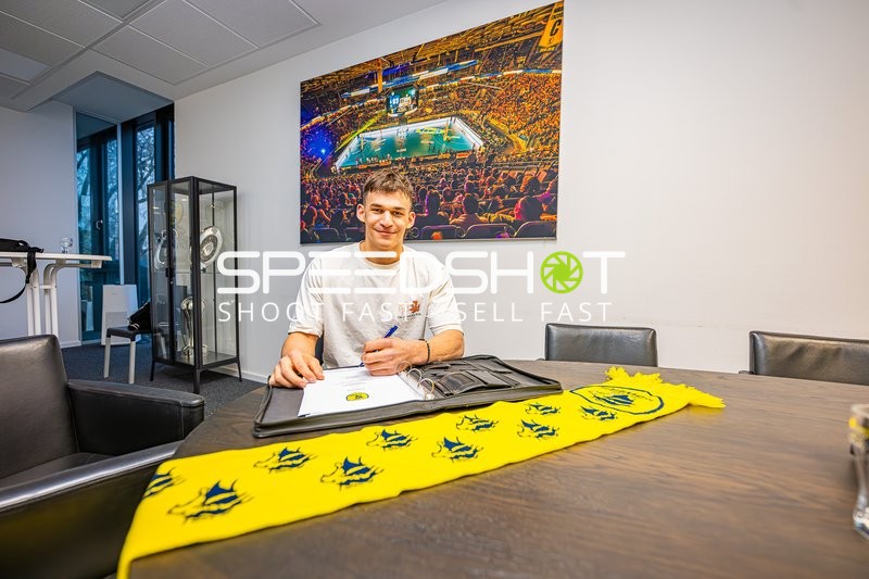 Handball I Herren I Saison 2024-2025 I Daikin Handballbundesliga I Vertragsunterschrift I Gino SteenaertsI 30.12.2024