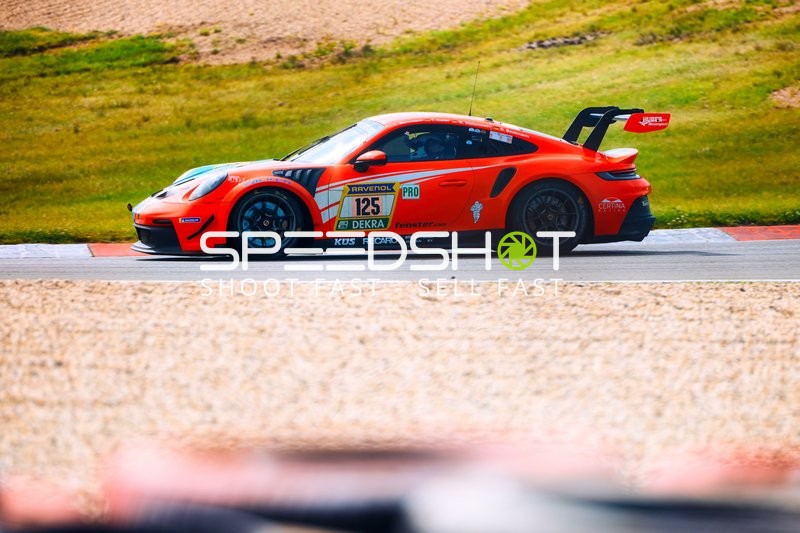 Autorennen auf der Strecke