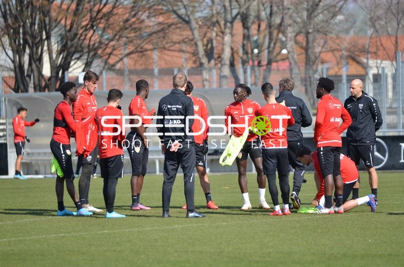 Fußball I Herren I Saison 2021-2022 I 1.Bundesliga I Training I VfB Stuttgart I 13.03.2022
