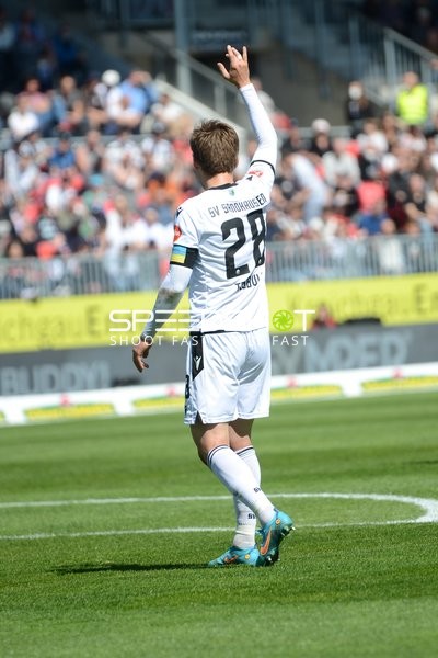 Fußball I Herren I Saison 2021-2022 I 2. Bundesliga I 30.Spieltag I SV Sandhausen - FC St. Pauli I 16.04.2022