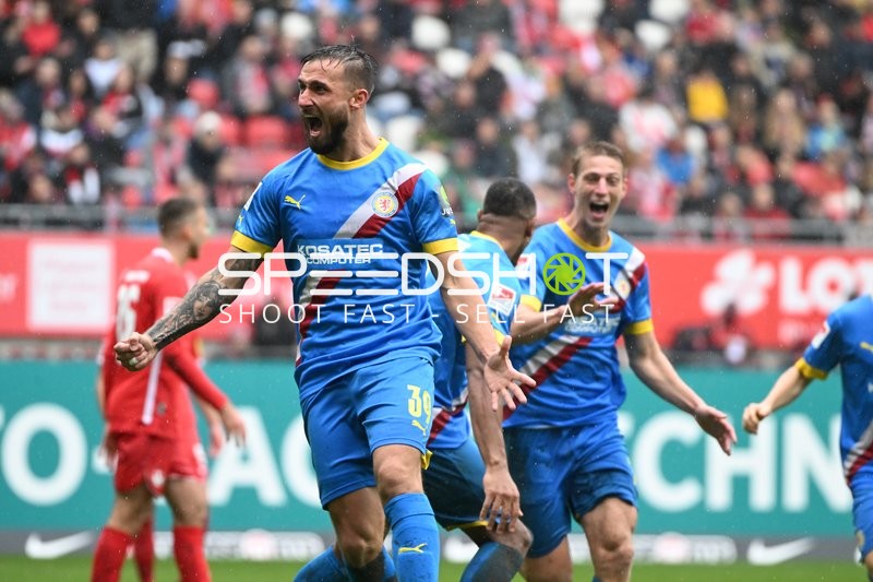 Fußball I Herren I Saison 2022-2023 I 2. Bundesliga I 10. Spieltag I 1. FC Kaiserslautern - Eintracht Braunschweig I 02.10.2022