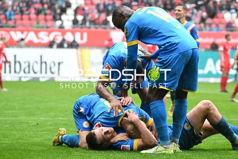 Fußball I Herren I Saison 2022-2023 I 2. Bundesliga I 10. Spieltag I 1. FC Kaiserslautern - Eintracht Braunschweig I 02.10.2022