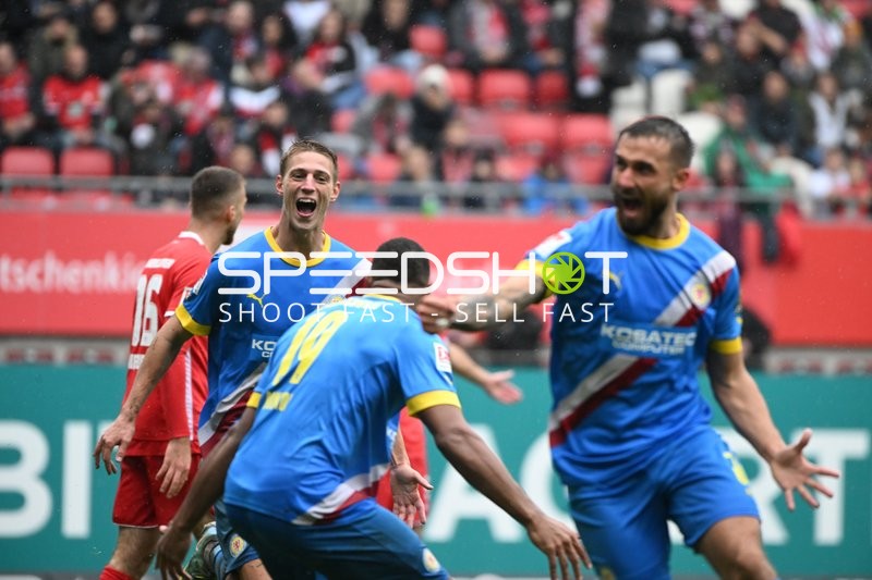 Fußball I Herren I Saison 2022-2023 I 2. Bundesliga I 10. Spieltag I 1. FC Kaiserslautern - Eintracht Braunschweig I 02.10.2022