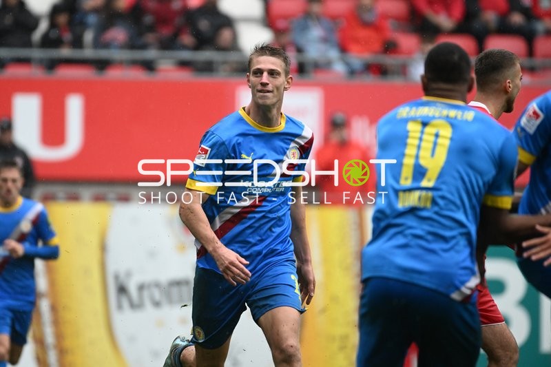 Fußball I Herren I Saison 2022-2023 I 2. Bundesliga I 10. Spieltag I 1. FC Kaiserslautern - Eintracht Braunschweig I 02.10.2022