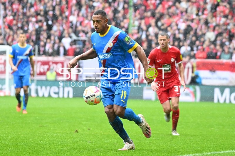 Fußball I Herren I Saison 2022-2023 I 2. Bundesliga I 10. Spieltag I 1. FC Kaiserslautern - Eintracht Braunschweig I 02.10.2022