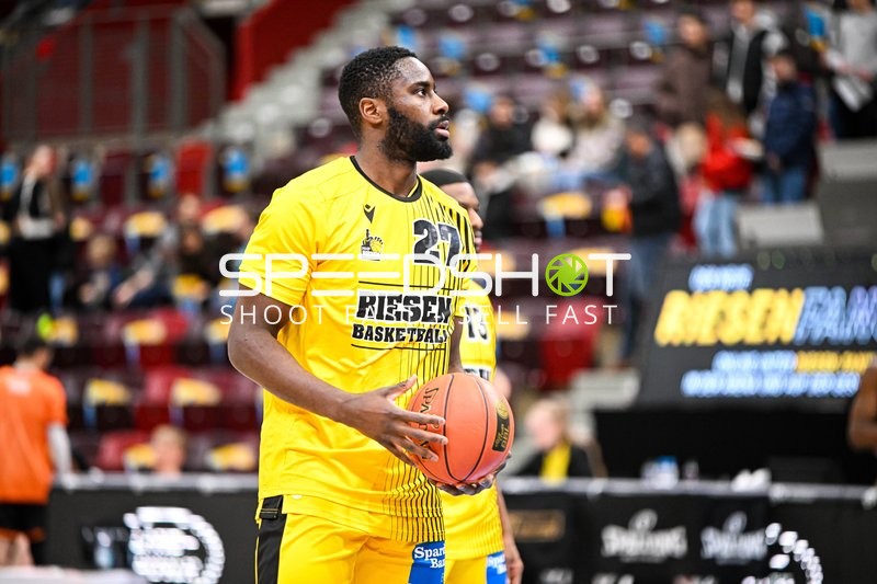 Basketball I Herren I Saison 2022-2023 I easyCredit BBL I 11. Spieltag I MHP Riesen Ludwigsburg - ratiopharm Ulm I 27.12.2022