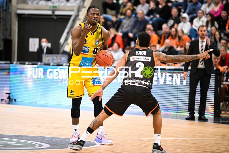 Basketball I Herren I Saison 2022-2023 I easyCredit BBL I 11. Spieltag I MHP Riesen Ludwigsburg - ratiopharm Ulm I 27.12.2022