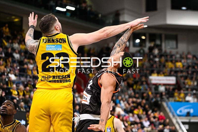 Basketball I Herren I Saison 2022-2023 I easyCredit BBL I 11. Spieltag I MHP Riesen Ludwigsburg - ratiopharm Ulm I 27.12.2022