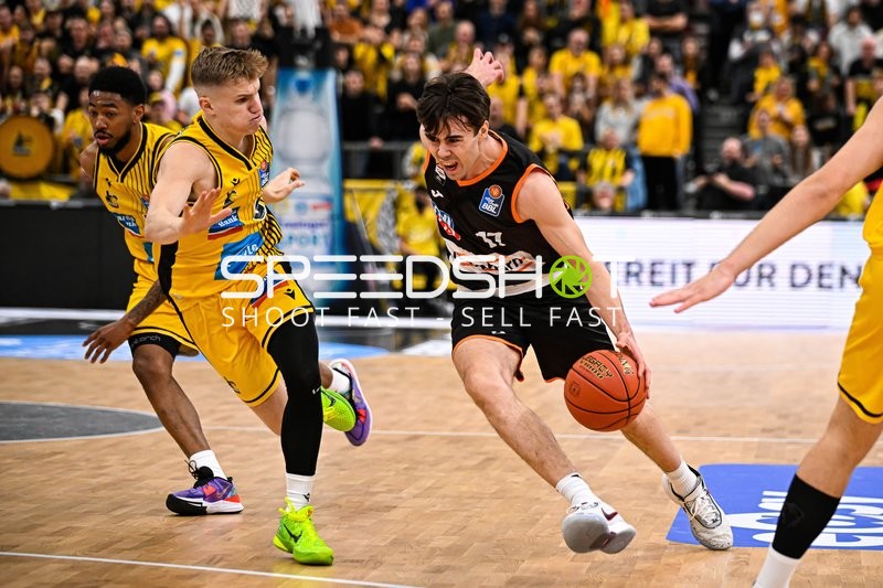 Basketball I Herren I Saison 2022-2023 I easyCredit BBL I 11. Spieltag I MHP Riesen Ludwigsburg - ratiopharm Ulm I 27.12.2022