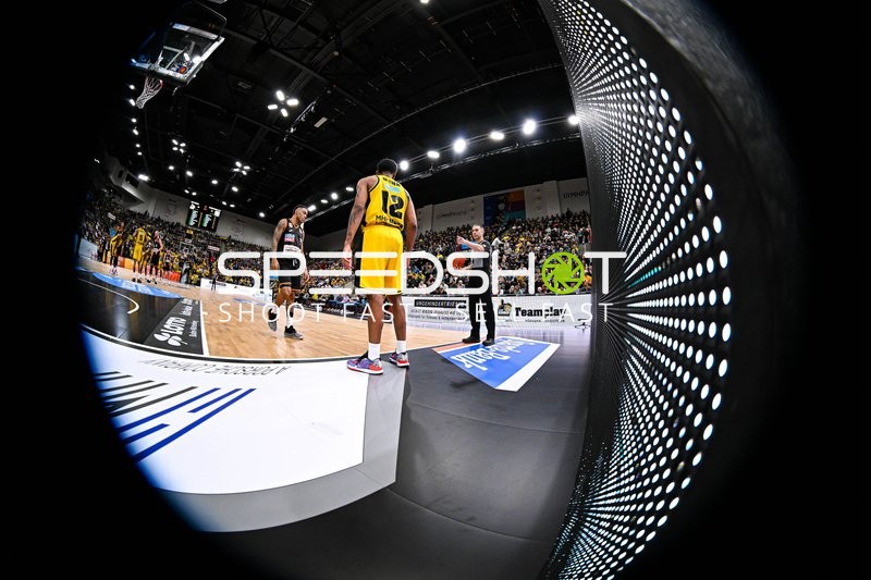 Basketball I Herren I Saison 2022-2023 I easyCredit BBL I 11. Spieltag I MHP Riesen Ludwigsburg - ratiopharm Ulm I 27.12.2022