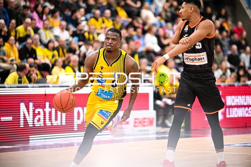 Basketball I Herren I Saison 2022-2023 I easyCredit BBL I 11. Spieltag I MHP Riesen Ludwigsburg - ratiopharm Ulm I 27.12.2022