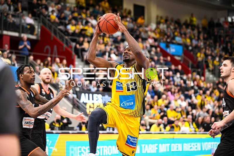 Basketball I Herren I Saison 2022-2023 I easyCredit BBL I 11. Spieltag I MHP Riesen Ludwigsburg - ratiopharm Ulm I 27.12.2022