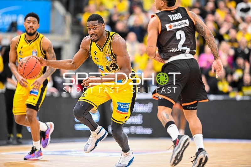 Basketball I Herren I Saison 2022-2023 I easyCredit BBL I 11. Spieltag I MHP Riesen Ludwigsburg - ratiopharm Ulm I 27.12.2022