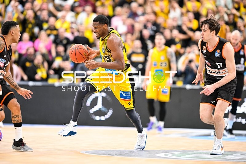 Basketball I Herren I Saison 2022-2023 I easyCredit BBL I 11. Spieltag I MHP Riesen Ludwigsburg - ratiopharm Ulm I 27.12.2022