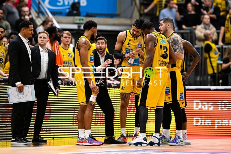 Basketball I Herren I Saison 2022-2023 I easyCredit BBL I 11. Spieltag I MHP Riesen Ludwigsburg - ratiopharm Ulm I 27.12.2022