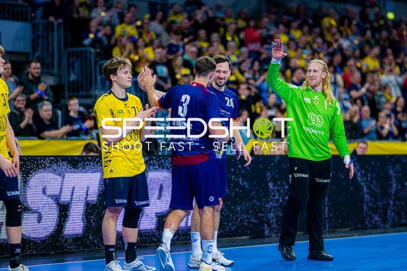 Verabschiedungsszene mit Uwe Gensheimer