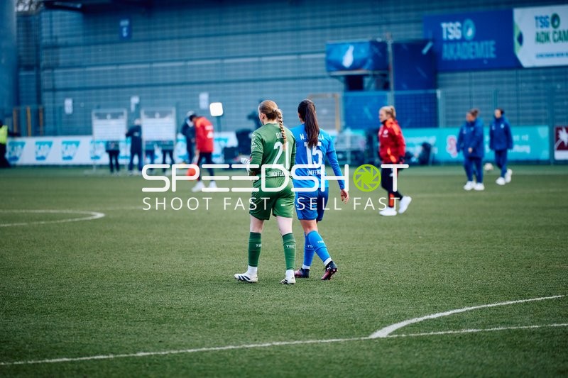 Spielvorbereitung auf dem Spielfeld