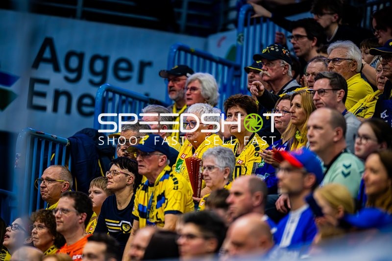 Zuschauer im Gespräch