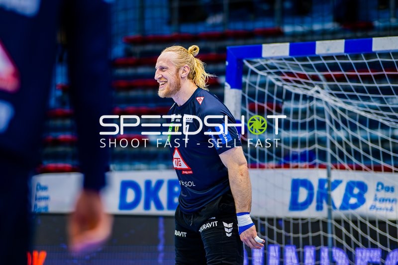 Torwart wartet auf einen Angriff