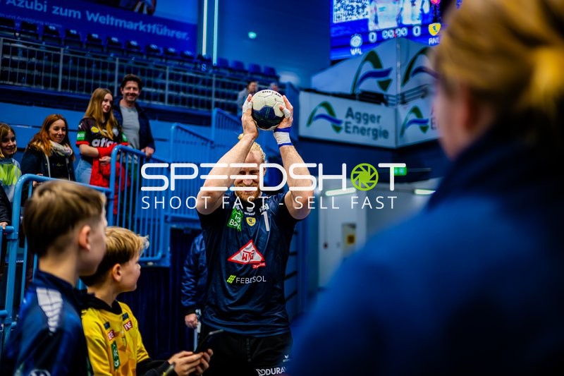 Interagiert mit Fans