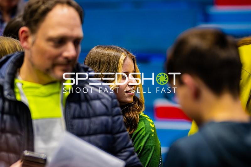 Zuschauer in der Sporthalle