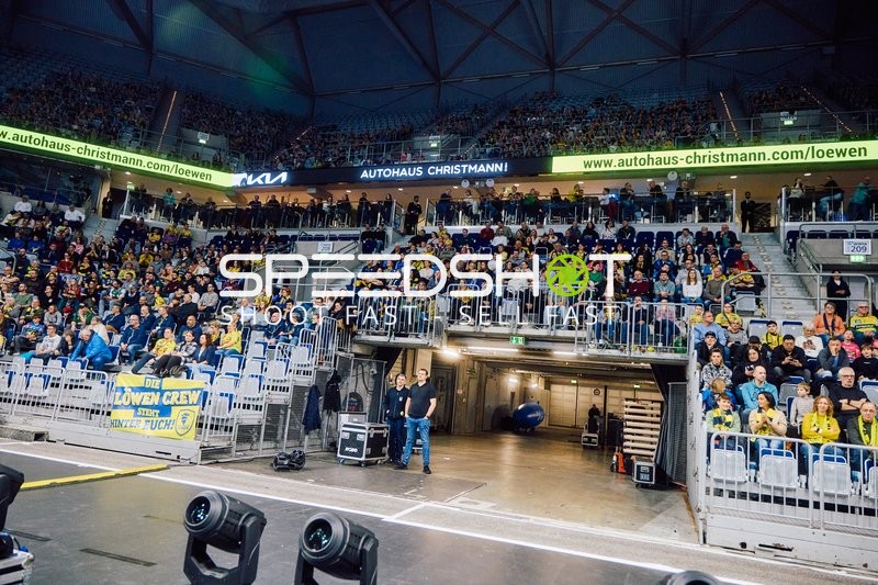 Publikum in der SAP Arena während des Spiels