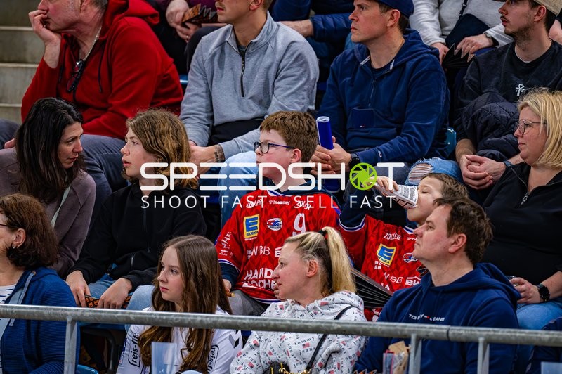 Zuschauer im Stadion