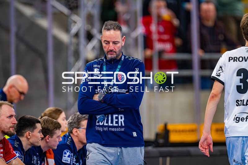 Trainer am Spielfeldrand
