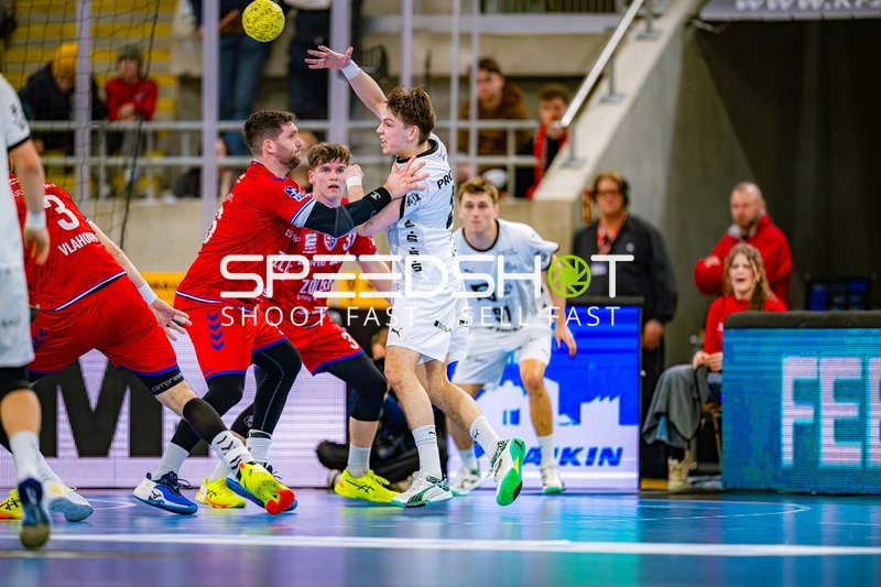 Zweikampf um den Ball im Spielaufbau