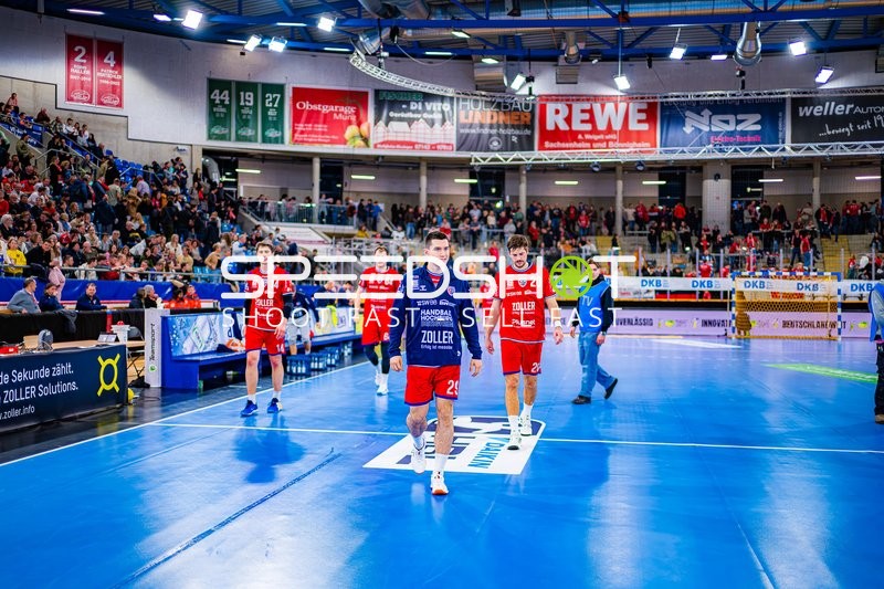 Spieler wärmen sich vor dem Spiel auf