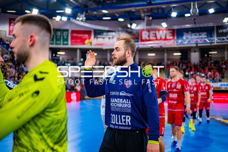 Spielereinlauf und Begrüßung