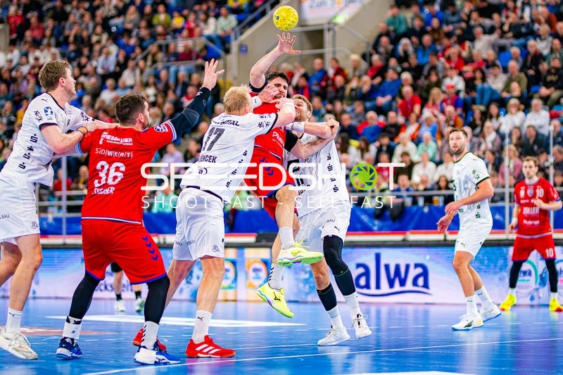 Zweikampf im Zentrum