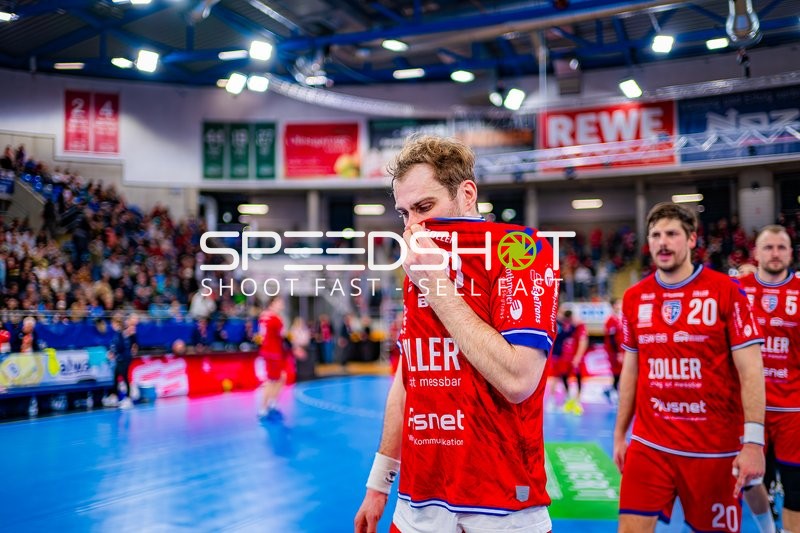 Spieler geht nach dem Spiel