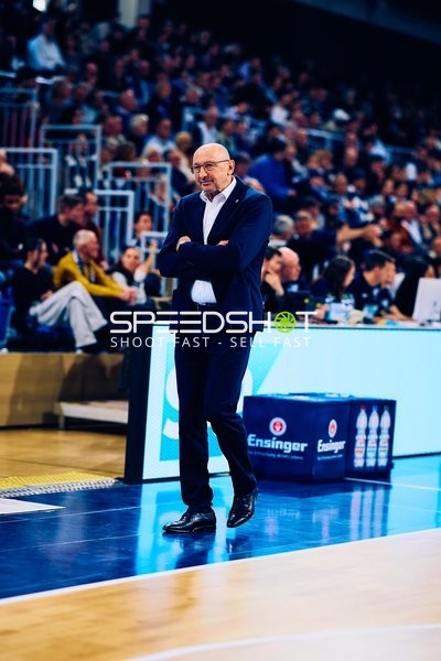 Mladen am Spielfeldrand