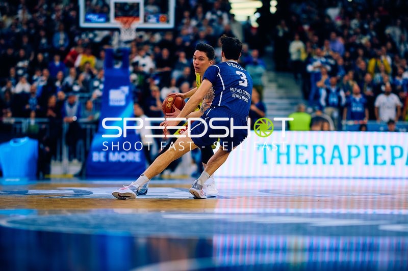 Dynamisches Dribbling im 1. Viertel