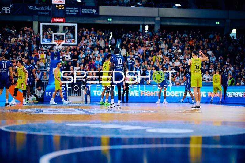 Bakary Dibba und Alen Pjanic im Spiel