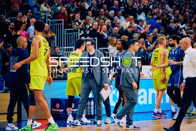 Handshake zwischen MLP Academics und EWE Baskets