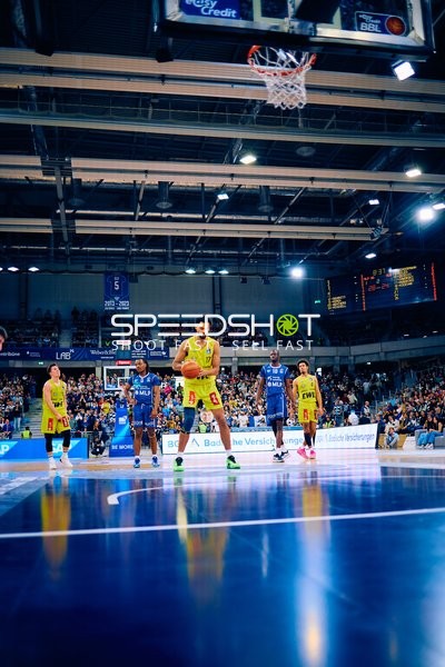 Aleksandar Zecevic beim Freiwurf