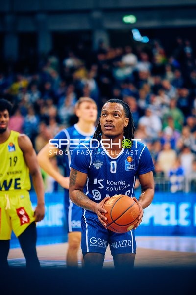 Freiwurf von DJ Horne