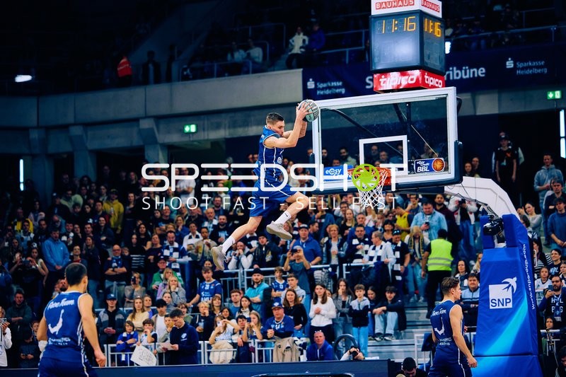 Andrew O’Brien mit spektakulärem Dunk