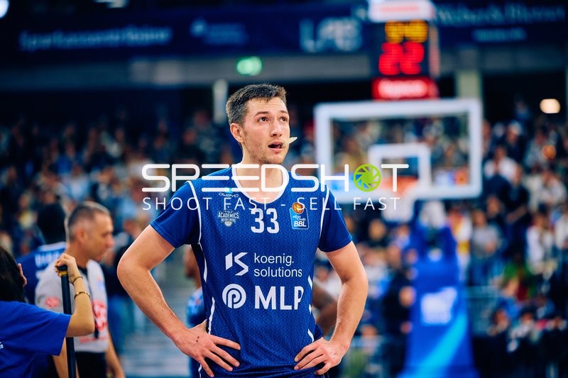 Ryan Mikesell im Fokus während des Spiels