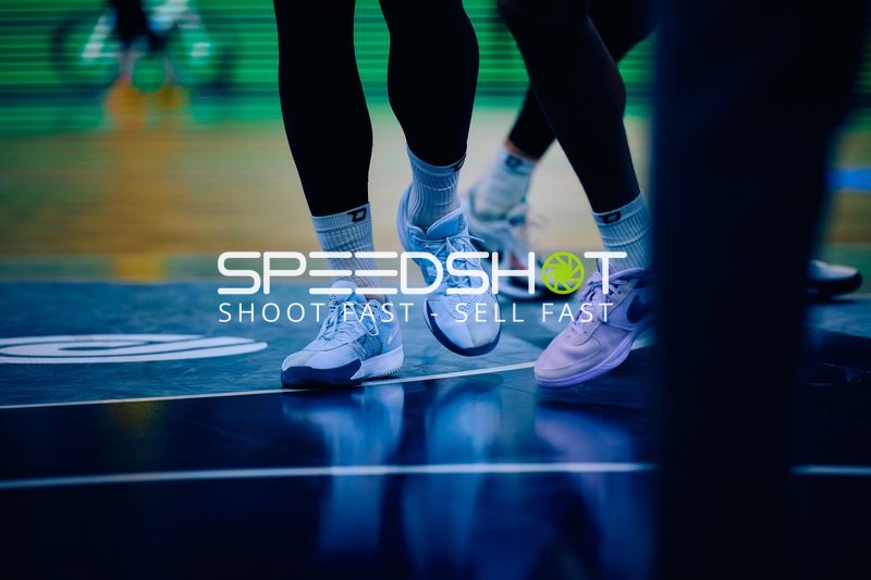 Bewegung auf dem Basketballfeld