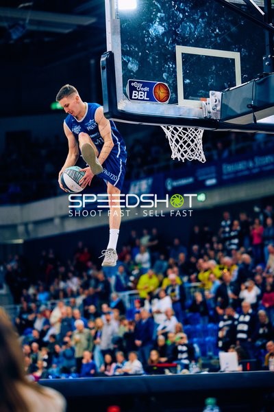 Beeindruckender Dunk von Bakary Dibba