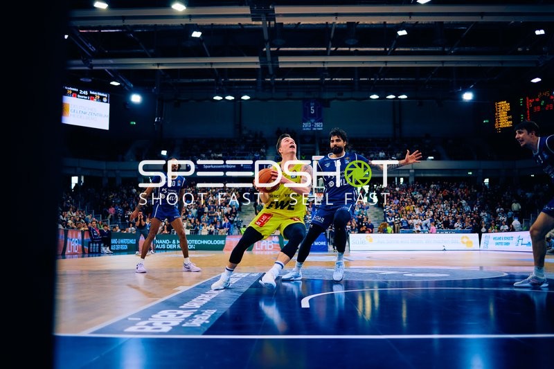 Dribbling-Aktion im SNP Dome