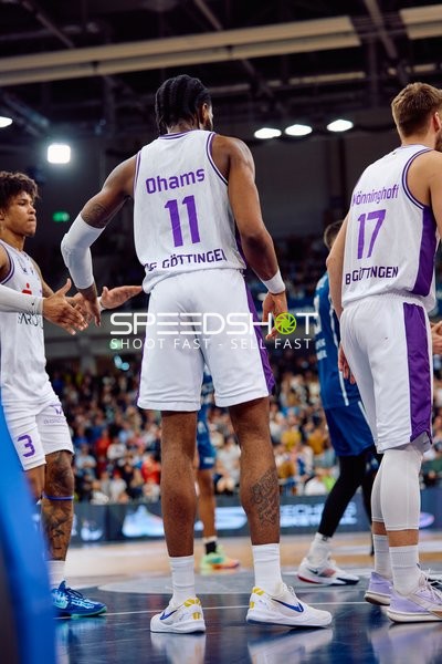 Spieler im Einsatz beim Basketballspiel